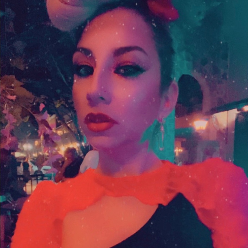 Meet your Posher, Tabitha